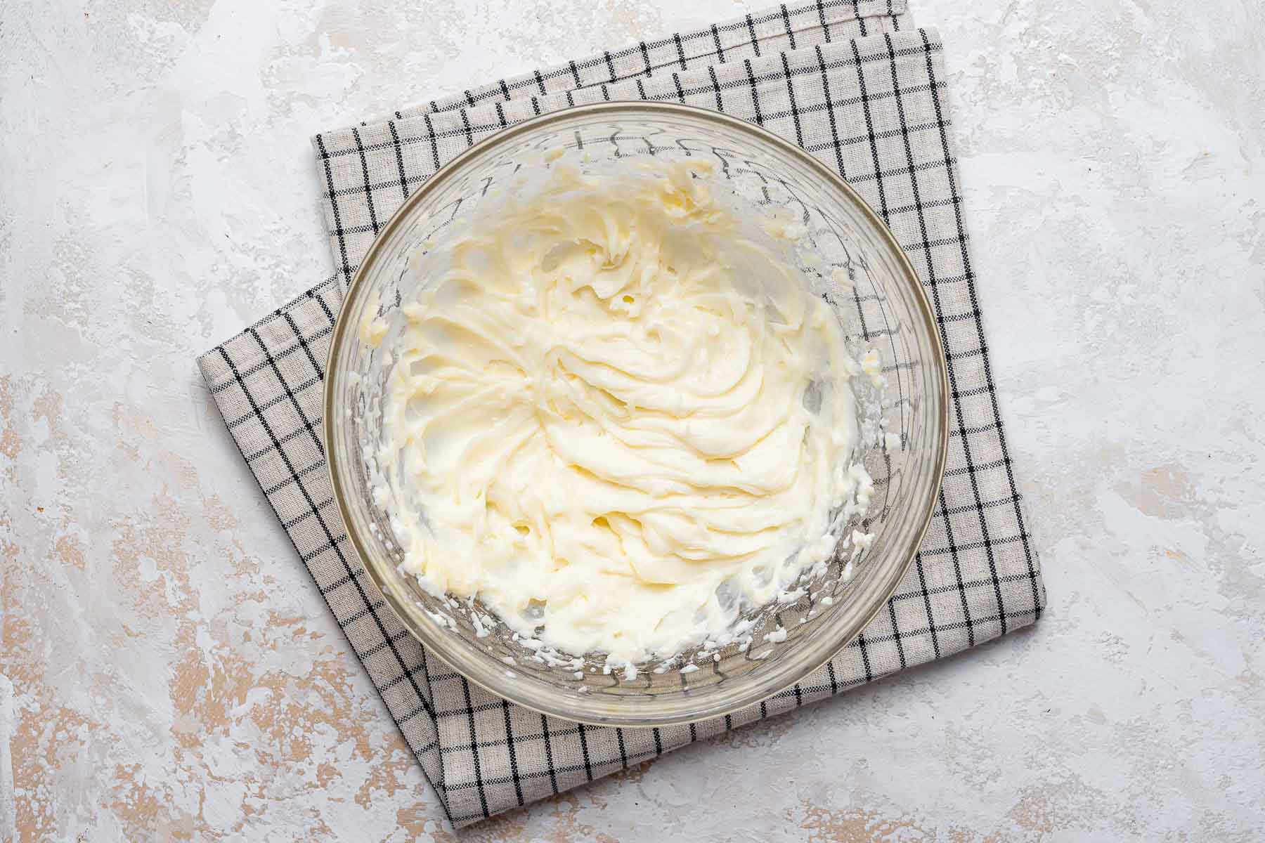 Smooth and creamy cream cheese frosting.