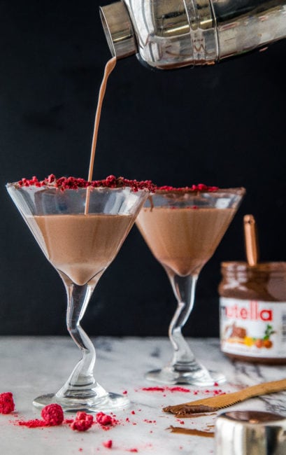 Nutella Raspberry Martini for two. Best chocolate martini for two with Nutella and raspberries. Perfect date night in cocktail for two.