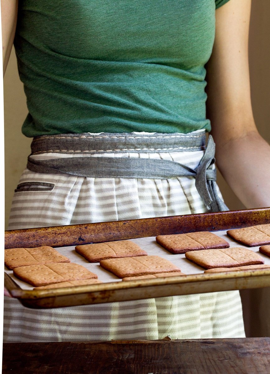 Healthy graham crackers made with coconut sugar and honey. Refined-sugar free