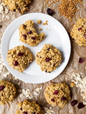 Healthy quinoa cookies naturally sweetened with honey. Made with flax, oats and quinoa!