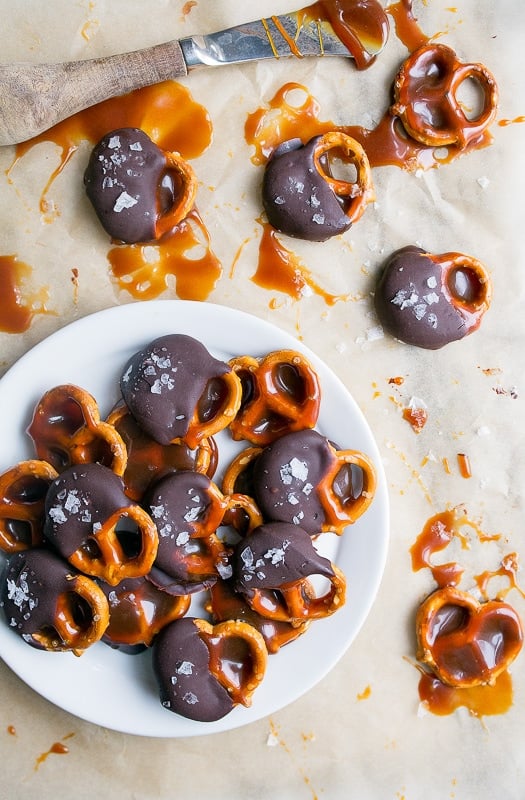 Caramel chocolate covered pretzels. Easy dessert for two for Valentine's Day