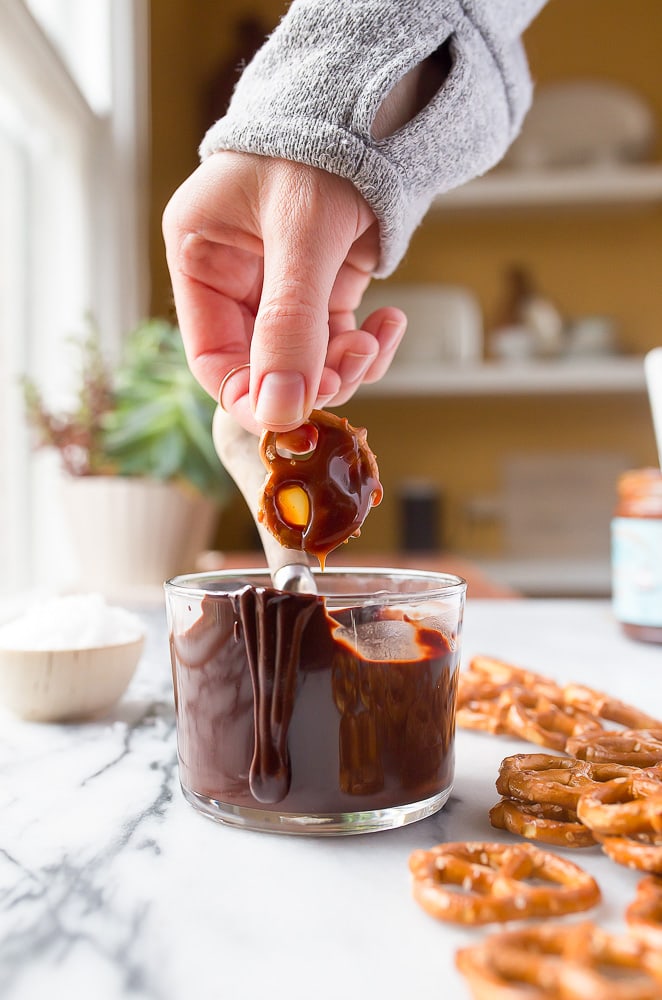 Chocolate caramel pretzel bites