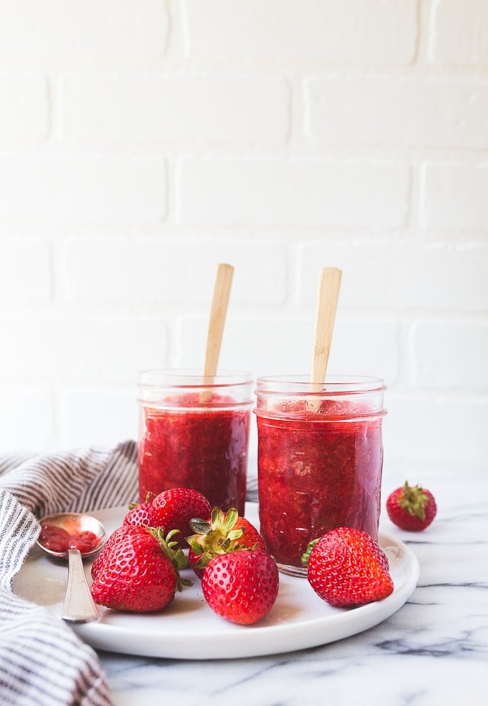 Strawberry Jam recipe: homemade strawberry jam with just 2 ingredients, no pectin!