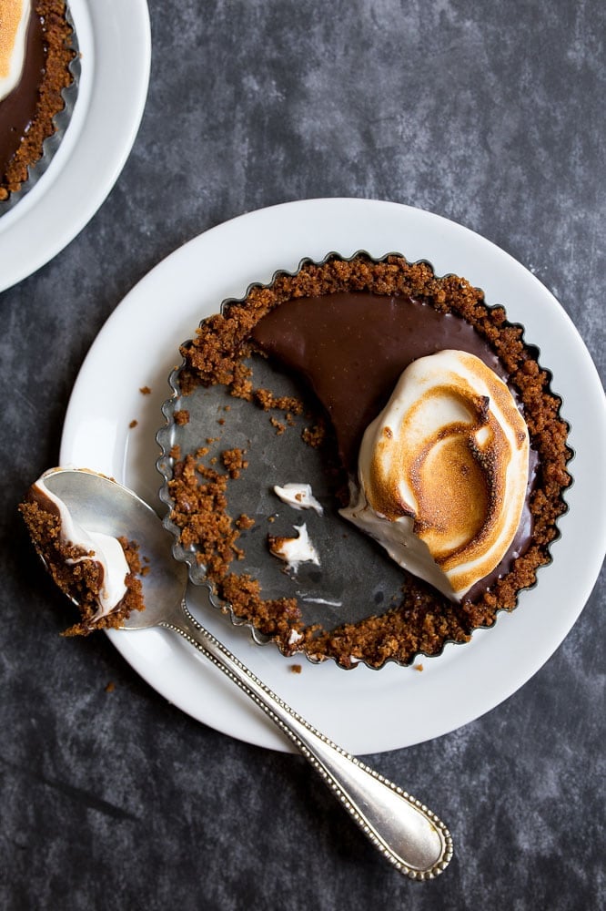 Smores Tart for Two in two mini tart pans