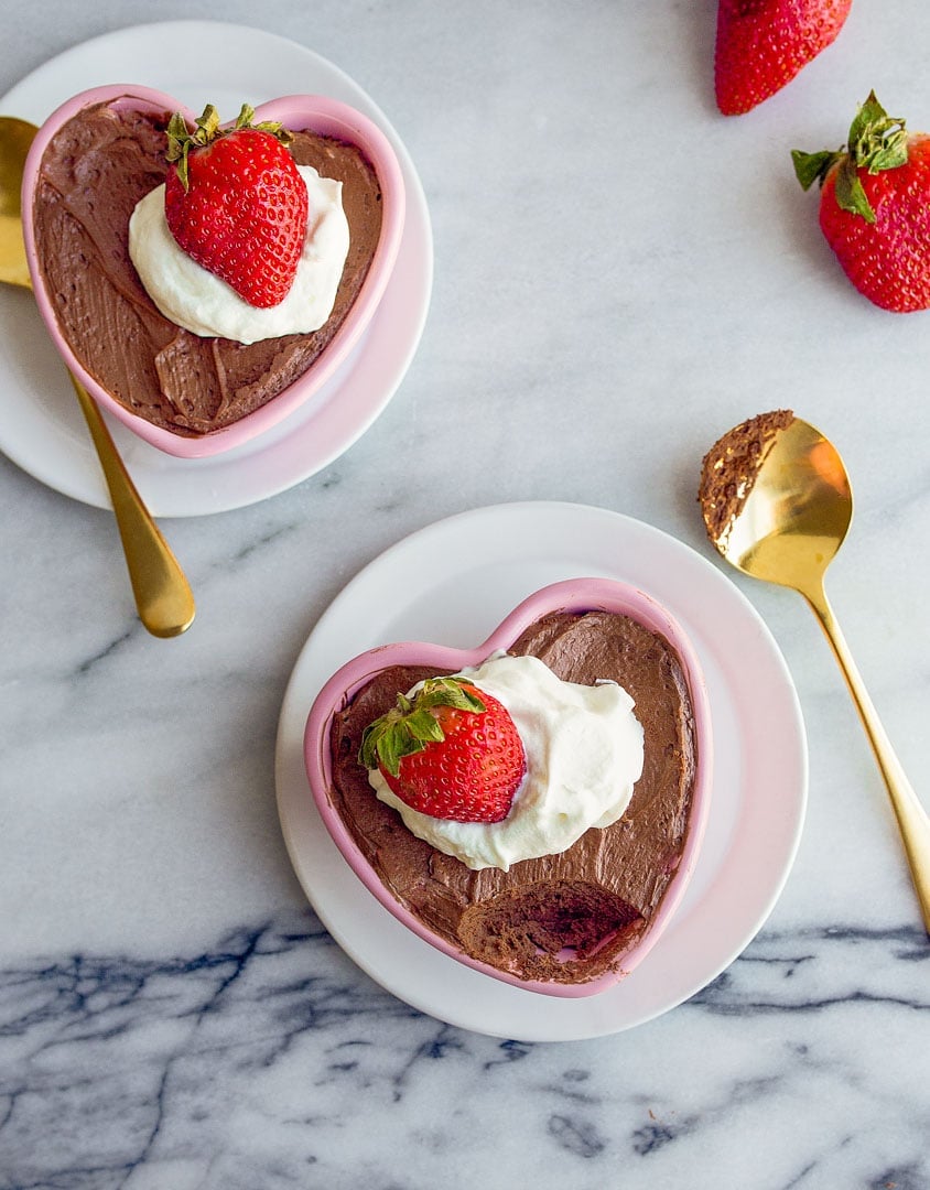 5 Minute Chocolate Mousse for Two. Valentine's Day Dessert for Two is this easy chocolate mousse for two. Best Valentine's Day chocolate dessert ideas. Easy mousse recipe: just melted chocolate chips, heavy cream and 1 egg yolk.
