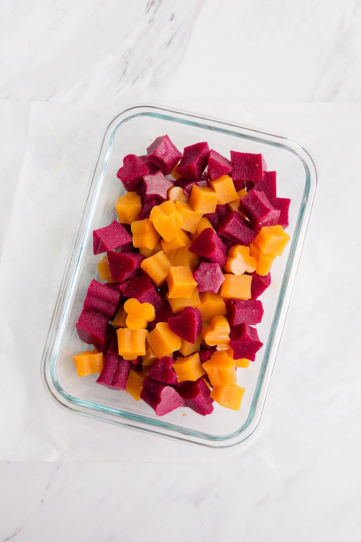 Healthy homemade fruit snacks with vegetables! Grass fed gelatin, pureed fruit and veggies are a lunch box treat or healthy snack for kids.