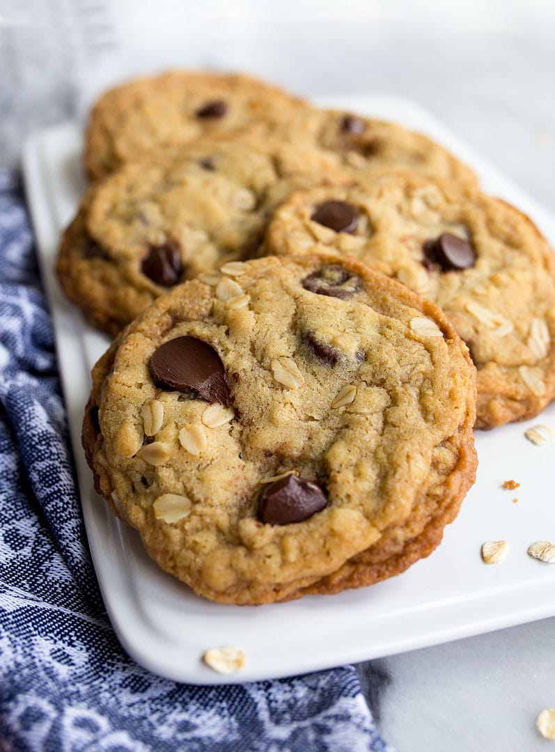 Small batch oatmeal chocolate chip cookies: the BEST Oatmeal Chocolate Chip Cookies that are soft, chewy, loaded with chocolate, chips! Recipe makes just 6 cookies!