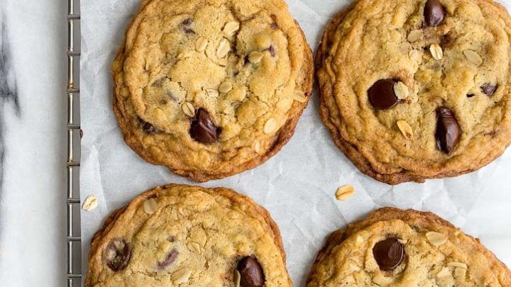 Small batch oatmeal chocolate chip cookies: the BEST Oatmeal Chocolate Chip Cookies that are soft, chewy, loaded with chocolate, chips! Recipe makes just 6 cookies!