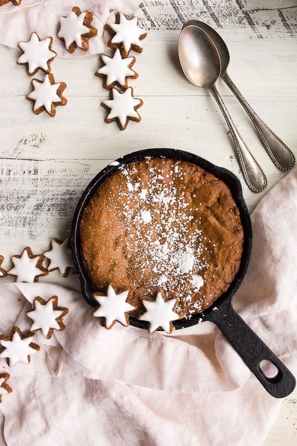 Cast-Iron-Skillet-Gingerbread-Cookie