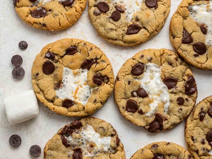 https://www.dessertfortwo.com/wp-content/uploads/2021/11/Chocolate-Chip-Marshmallow-Cookies-11-720x540.jpg