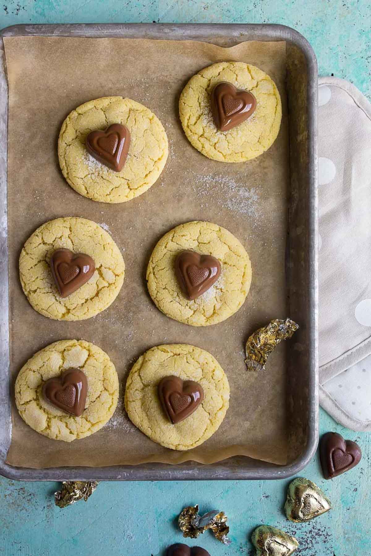 https://www.dessertfortwo.com/wp-content/uploads/2022/08/small-batch-sugar-cookies-recipe1.jpg